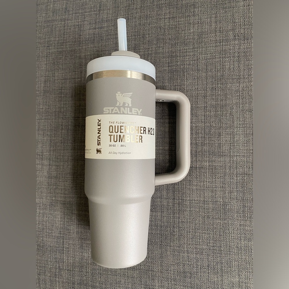 Stanley The Quencher H2.0 Flowstate Tumbler 30 OZ